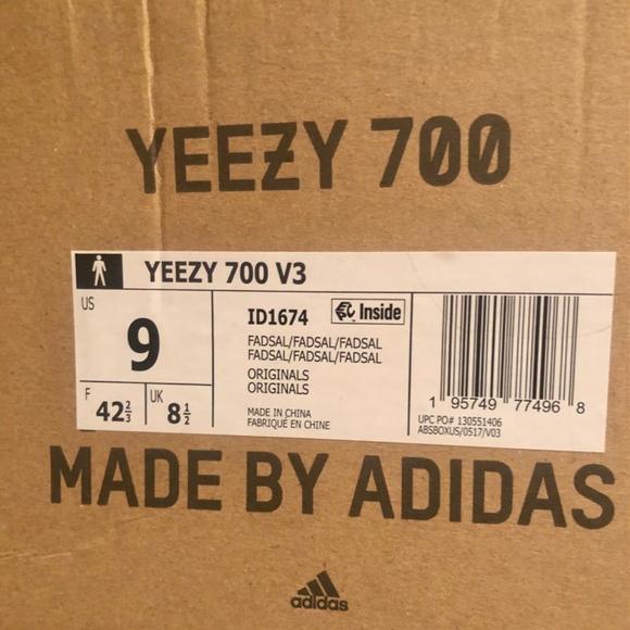 Men Adidas Yeezy 700